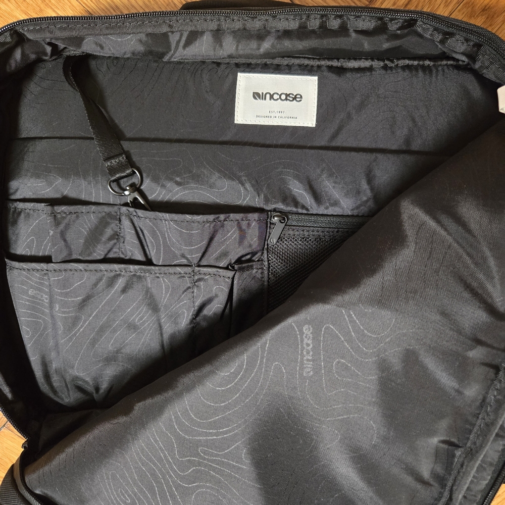 Incase Two-Way Convertible Brief - Picture 5 of 10